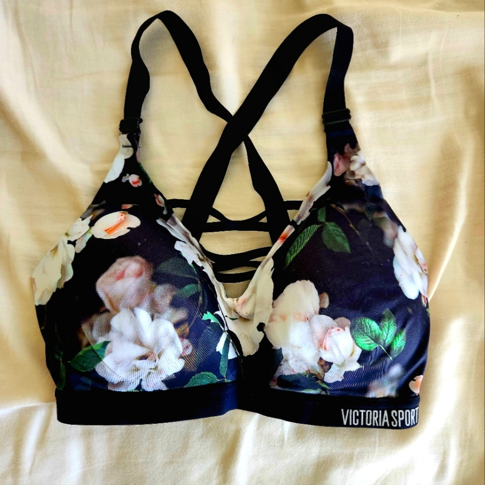 Victoria Secret Sports Bra. Size 34DD